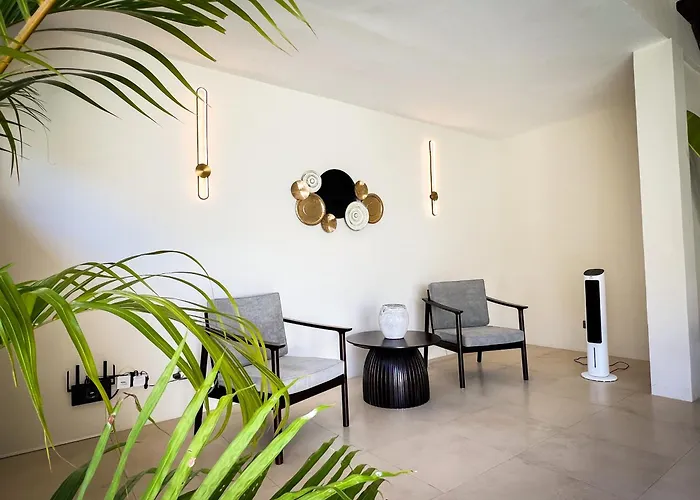 Walk To Cafes & Modern Nova 3 Canggu (Bali)